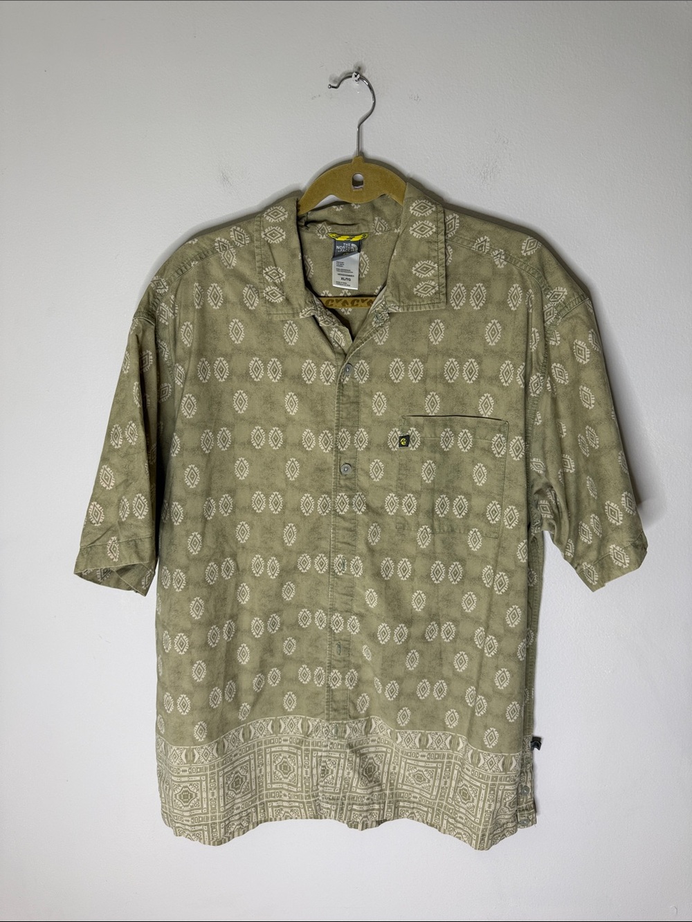 The North Face A5 Series Short-Sleeve Button-Up Shirt with Geometric Print XL